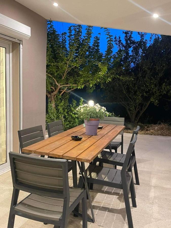 M & F House Villa Oropos Exterior photo